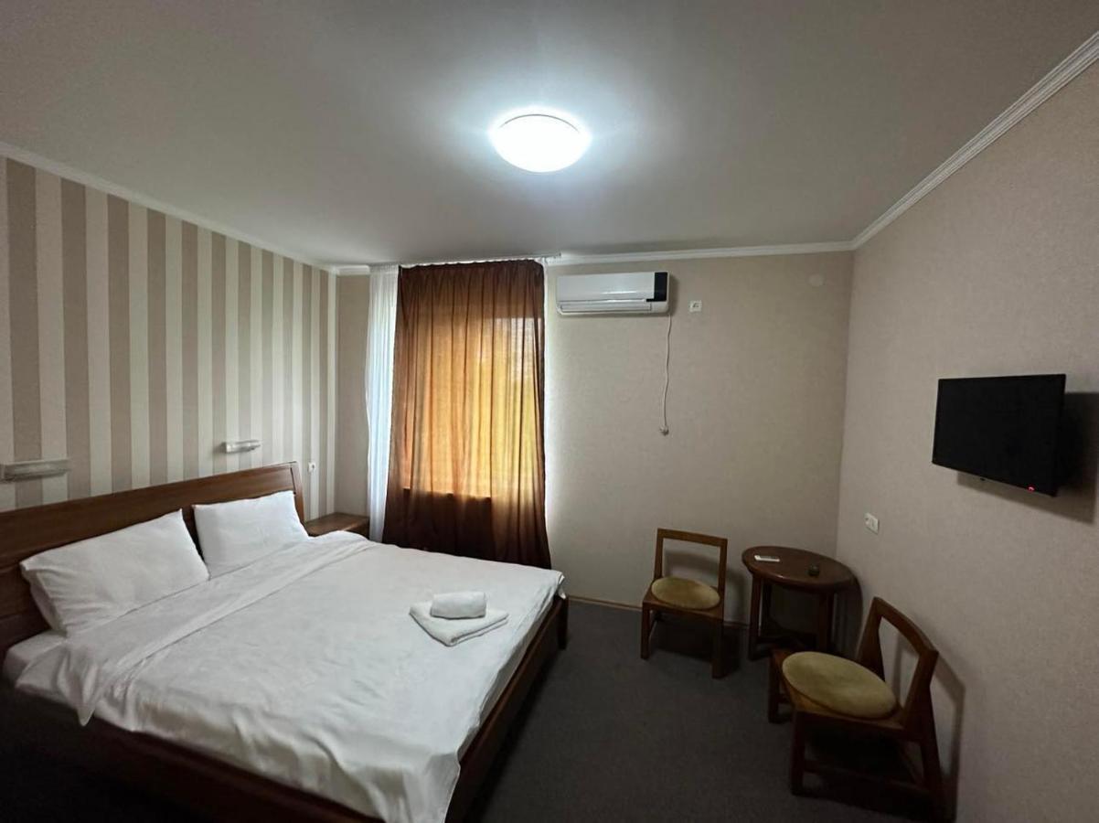Imeri Park Hotel Koetaisi Buitenkant foto
