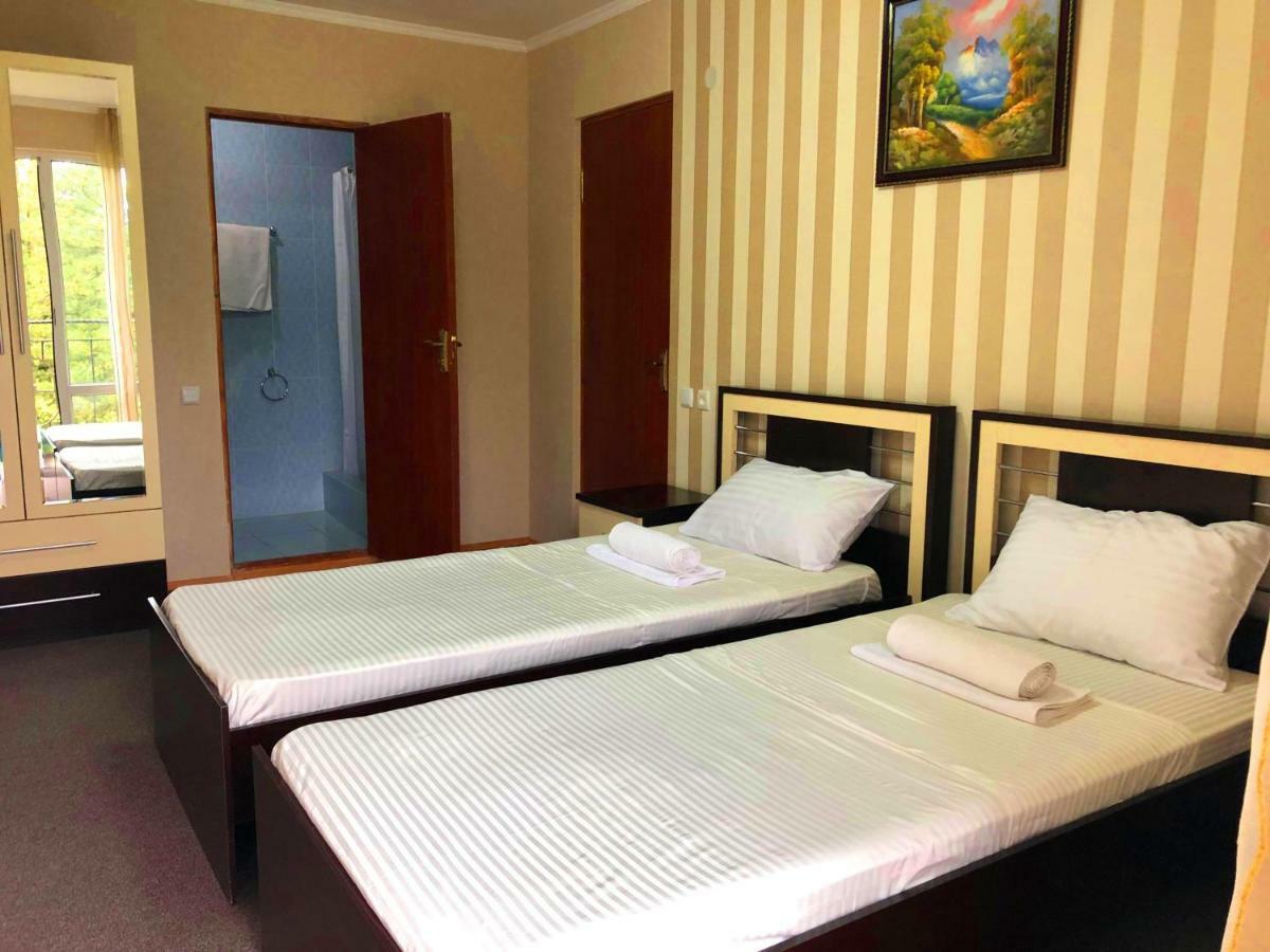 Imeri Park Hotel Koetaisi Buitenkant foto
