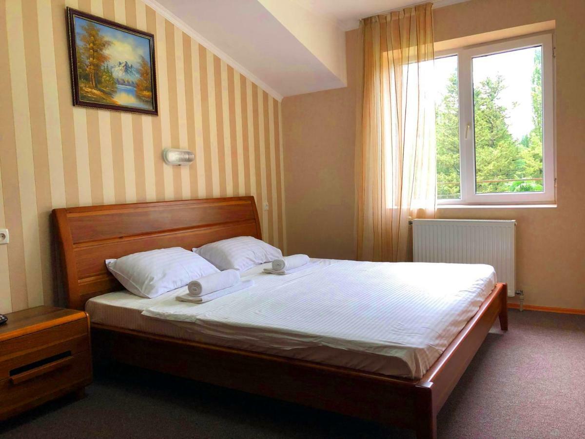 Imeri Park Hotel Koetaisi Buitenkant foto